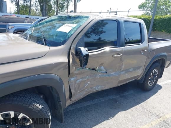 ✅ 2024 Nissan Frontier S • VIN: 1N6ED1EJ5RN608885 • Lot: 42096407. Listed on IAAI with 14,538 mi. Free auction sales archive from the USA and detailed vehicle history report at DreamBid. Image 6.