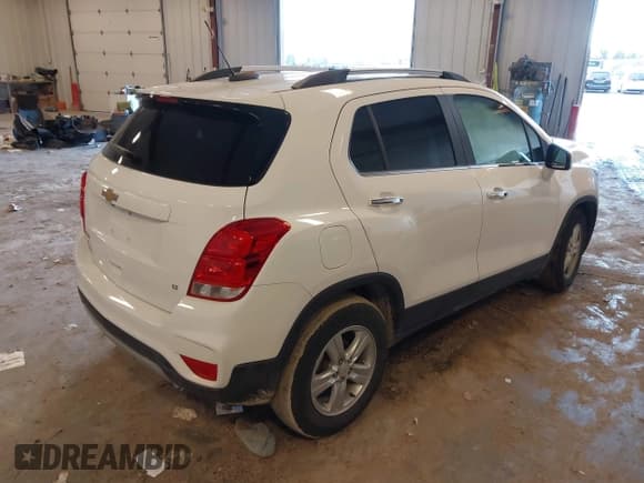✅ 2020 Chevrolet Trax LT • VIN: KL7CJLSB5LB064146 • Lot: 43516852. Wystawiony na IAAI z przebiegiem 59 131 mil. Bezpłatny archiwum sprzedaży aukcyjnych z USA i szczegółowy raport historii pojazdu na DreamBid. Zdjęcie 4.