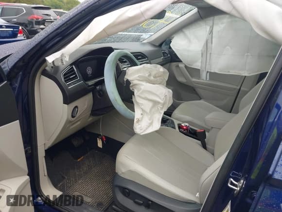 ✅ 2022 Volkswagen Tiguan SE • VIN: 3VV2B7AX3NM043163 • Lot: 43106844. Wystawiony na IAAI z przebiegiem 38 953 mil. Bezpłatny archiwum sprzedaży aukcyjnych z USA i szczegółowy raport historii pojazdu na DreamBid. Zdjęcie 5.