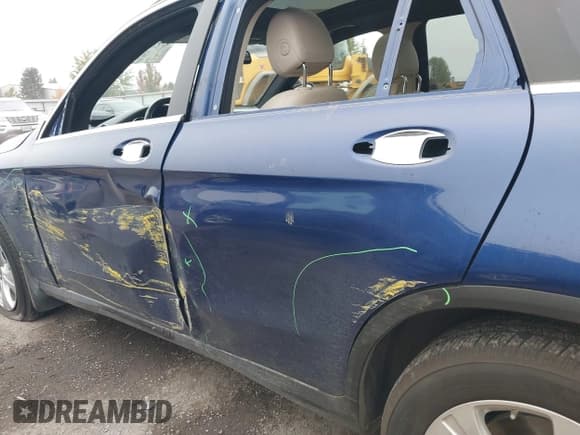 ✅ 2018 Mercedes-Benz GLC 300 • VIN: WDC0G4KB0JV086622 • Lot: 43574724. Listed on IAAI with 104,659 mi. Free auction sales archive from the USA and detailed vehicle history report at DreamBid. Image 18.