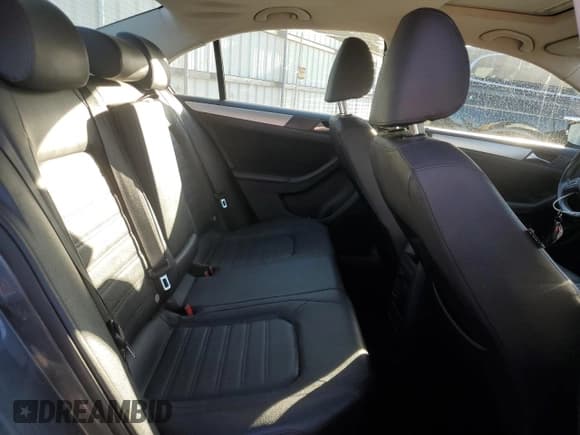 ✅ 2011 Volkswagen Jetta SEL • VIN: 3VWLZ7AJ4BM349971 • Лот: 92242625. Опубликован ранее на Copart с пробегом 117 910 миль. Бесплатный доступ к архиву аукционных продаж из США и подробный отчёт об истории автомобиля на DreamBid. Изображение 10.