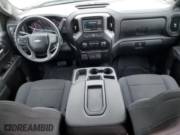 ✅ 2019 Chevrolet Silverado 1500 Custom • VIN: 1GCRYBEH8KZ309918 • Lot: 60553895. Wystawiony na Copart z przebiegiem 105 998 mil. Bezpłatny archiwum sprzedaży aukcyjnych z USA i szczegółowy raport historii pojazdu na DreamBid. Zdjęcie 8.