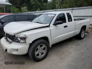 2009 Dodge Dakota Bighorn/Lonestar z VIN 1D7HE32K09S807503, wystawiony jako Copart lot #71681745 z przebiegiem 83 744 mil mil oraz Szkoda całkowita • Salvage title. Historia ofert i sprzedaży dostępna na DreamBid. Obrazek 1.