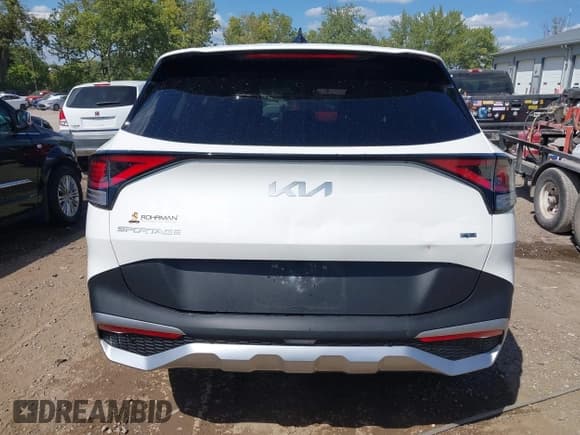 ✅ 2025 Kia Sportage LX • VIN: KNDPUCDF3S7352910 • Lot: 43124692. Listed on IAAI with 11,335 mi. Free auction sales archive from the USA and detailed vehicle history report at DreamBid. Image 16.