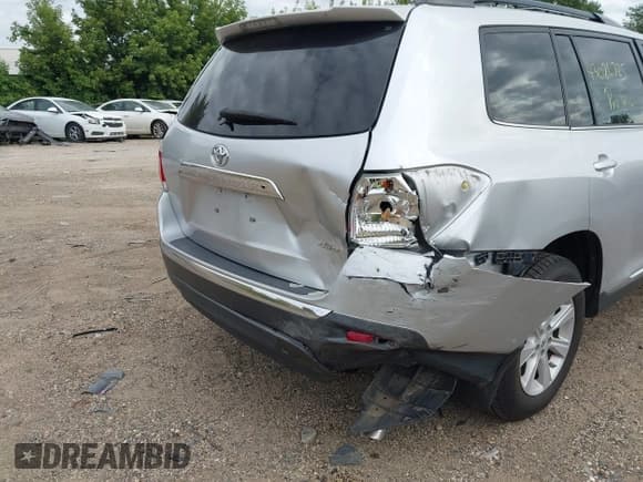 ✅ 2012 Toyota Highlander • VIN: 5TDBK3EH9CS154419 • Лот: 43086725. Опубликован ранее на IAAI с пробегом 153 114 миль. Бесплатный доступ к архиву аукционных продаж из США и подробный отчёт об истории автомобиля на DreamBid. Изображение 6.