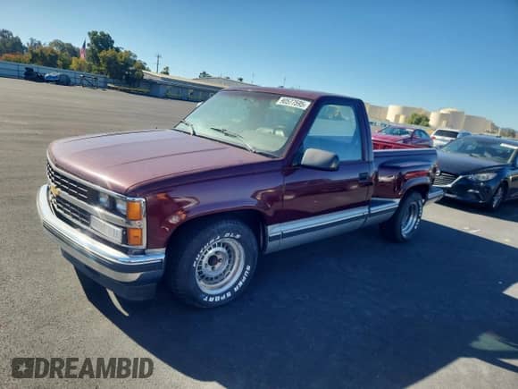 ✅ 1988 Chevrolet Silverado 1500 • VIN: 1GCDC14K1JZ301500 • Lot: 90577595. Wystawiony na Copart z przebiegiem 130 143 mil. Bezpłatny archiwum sprzedaży aukcyjnych z USA i szczegółowy raport historii pojazdu na DreamBid. Zdjęcie 1.
