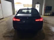 ✅ 2018 BMW 3 Series 330i xDrive • VIN: WBA8D9C50JEM34195 • Лот: 91049465. Опубликован ранее на Copart с пробегом 90 720 миль. Бесплатный доступ к архиву аукционных продаж из США и подробный отчёт об истории автомобиля на DreamBid. Изображение 6.