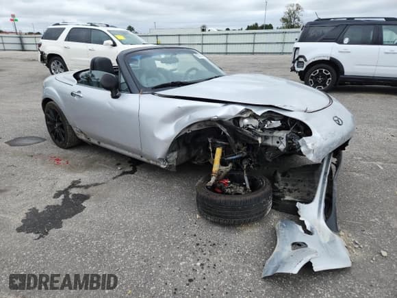 ✅ 2008 Mazda MX-5 Miata Grand Touring • VIN: JM1NC26F480143632 • Lot: 82184095. Wystawiony na Copart z przebiegiem 254 721 mil. Bezpłatny archiwum sprzedaży aukcyjnych z USA i szczegółowy raport historii pojazdu na DreamBid. Zdjęcie 4.
