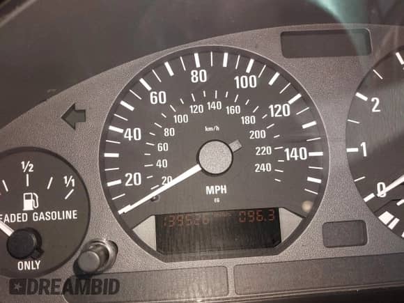 1998 BMW 3 Series 328i z VIN WBACD4323WAV57149, wystawiony jako IAAI lot #43190015 z przebiegiem 139 526 mil mil oraz . Historia ofert i sprzedaży dostępna na DreamBid. Obrazek 7.