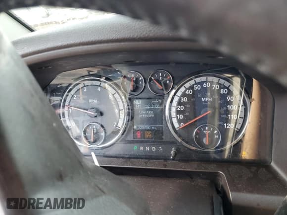 ✅ 2009 Dodge 1500 SLT • VIN: 1D3HB13TX9S719077 • Lot: 80856174. Wystawiony na Copart z przebiegiem 228 750 mil. Bezpłatny archiwum sprzedaży aukcyjnych z USA i szczegółowy raport historii pojazdu na DreamBid. Zdjęcie 9.