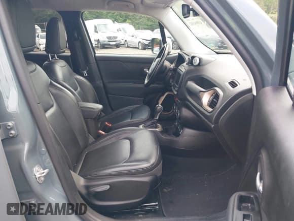 ✅ 2017 Jeep Renegade Limited • VIN: ZACCJBDB9HPF39661 • Lot: 43004382. Wystawiony na IAAI z przebiegiem 91 571 mil. Bezpłatny archiwum sprzedaży aukcyjnych z USA i szczegółowy raport historii pojazdu na DreamBid. Zdjęcie 5.