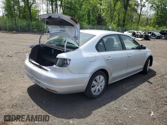 ✅ 2011 Volkswagen Jetta SE • VIN: 3VWDZ7AJ0BM327549 • Lot: 58147125. Listed on Copart with 295,508 mi. Free auction sales archive from the USA and detailed vehicle history report at DreamBid. Image 3.