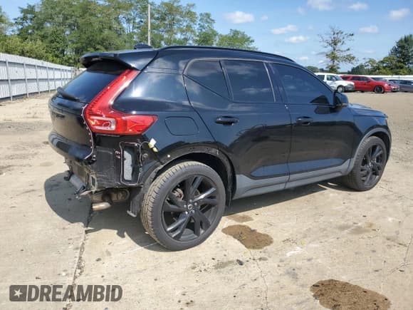 ✅ 2019 Volvo XC40 R-Design • VIN: YV4AC2HM5K2045504 • Lot: 69153604. Listed on Copart with 70,413 mi. Free auction sales archive from the USA and detailed vehicle history report at DreamBid. Image 3.