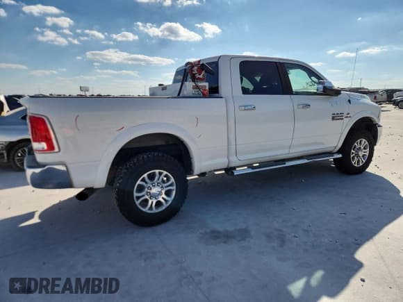 ✅ 2015 Ram 2500 Laramie • VIN: 3C6UR5FL0FG667863 • Lot: 87044705. Wystawiony na Copart z przebiegiem 363 254 mil. Bezpłatny archiwum sprzedaży aukcyjnych z USA i szczegółowy raport historii pojazdu na DreamBid. Zdjęcie 3.