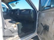 ✅ 2004 GMC Sierra 2500 SL • VIN: 1GDHC24U54E244508 • Lot: 42110629. Wystawiony na IAAI z przebiegiem Nie podano. Bezpłatny archiwum sprzedaży aukcyjnych z USA i szczegółowy raport historii pojazdu na DreamBid. Zdjęcie 5.