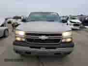 2006 Chevrolet Silverado 1500 LS z VIN 1GCEK19V76Z105868, wystawiony jako Copart lot #85512144 z przebiegiem 207 336 mil mil oraz Szkoda całkowita • Salvage title. Historia ofert i sprzedaży dostępna na DreamBid. Obrazek 5.