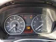 ✅ 2011 BMW 1 Series 135i • VIN: WBAUC9C5XBVM09209 • Lot: 48085465. Wystawiony na Copart z przebiegiem 131 257 mil. Bezpłatny archiwum sprzedaży aukcyjnych z USA i szczegółowy raport historii pojazdu na DreamBid. Zdjęcie 9.