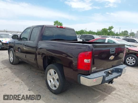 ✅ 2008 Chevrolet Silverado 1500 • VIN: 1GCEC19Y28Z298330 • Lot: 42272489. Wystawiony na IAAI z przebiegiem 97 076 mil. Bezpłatny archiwum sprzedaży aukcyjnych z USA i szczegółowy raport historii pojazdu na DreamBid. Zdjęcie 3.