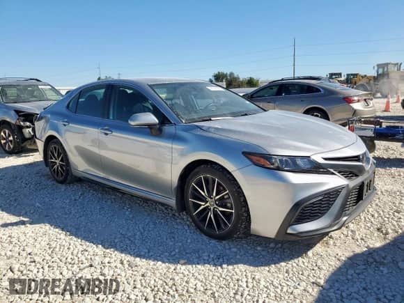 2024 Toyota Camry SE with VIN 4T1G11AK0RU882869, listed as a Copart auction lot 91041585 with 29,222 mi miles and Salvage title. Bid and sale history available at DreamBid. Image 4.
