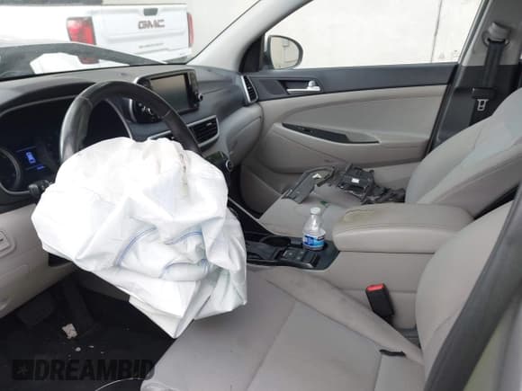 ✅ 2020 Hyundai Tucson SEL • VIN: KM8J33AL3LU177589 • Лот: 43326570. Опубликован ранее на IAAI с пробегом 84 638 миль. Бесплатный доступ к архиву аукционных продаж из США и подробный отчёт об истории автомобиля на DreamBid. Изображение 17.