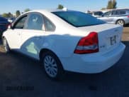 ✅ 2005 Volvo S40 • VIN: YV1MS390752090060 • Lot: 43394634. Listed on IAAI with 165,627 mi. Free auction sales archive from the USA and detailed vehicle history report at DreamBid. Image 3.