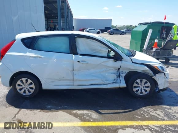 ✅ 2017 Hyundai Accent SE • VIN: KMHCT5AE5HU340871 • Лот: 41972326. Опубликован ранее на IAAI с пробегом 112 378 миль. Бесплатный доступ к архиву аукционных продаж из США и подробный отчёт об истории автомобиля на DreamBid. Изображение 13.