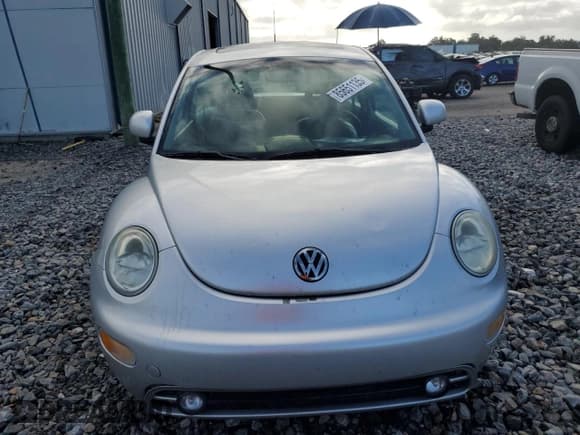✅ 2000 Volkswagen Beetle GLX • VIN: 3VWDD21C6YM438750 • Lot: 85651135. Listed on Copart with 75,006 mi. Free auction sales archive from the USA and detailed vehicle history report at DreamBid. Image 5.