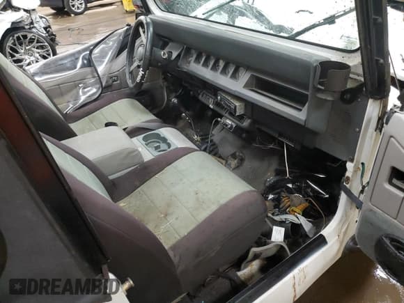 ✅ 1990 Jeep Wrangler S • VIN: 2J4FY19E8LJ541713 • Lot: 60809655. Listed on Copart with 134,077 mi. Free auction sales archive from the USA and detailed vehicle history report at DreamBid. Image 8.