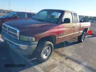 1998 Dodge 1500 с VIN 3B7HF13YXWG185302, выставлен на аукционе IAAI как лот 43592328 с пробегом Не указан миль и . История ставок и продаж доступна на DreamBid. Изображение 2.