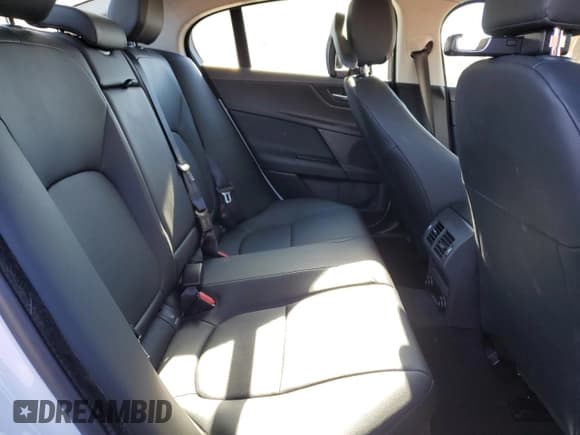 ✅ 2019 Jaguar XE 25t Premium • VIN: SAJAJ4FX2KCP45087 • Lot: 39395124. Listed on Copart with 34,035 mi. Free auction sales archive from the USA and detailed vehicle history report at DreamBid. Image 10.