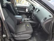 ✅ 2020 Nissan Pathfinder S • VIN: 5N1DR2AM9LC651324 • Lot: 60537905. Wystawiony na Copart z przebiegiem 172 925 mil. Bezpłatny archiwum sprzedaży aukcyjnych z USA i szczegółowy raport historii pojazdu na DreamBid. Zdjęcie 7.