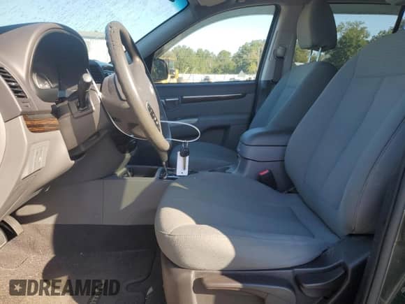 2010 Hyundai Santa Fe GLS с VIN 5NMSGDAB4AH411639, выставлен на аукционе Copart как лот 74594084 с пробегом 104 258 миль миль и Списание • Salvage title. История ставок и продаж доступна на DreamBid. Изображение 7.