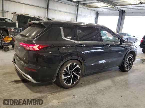 ✅ 2024 Mitsubishi Outlander SEL • VIN: JA4J4WA87RZ009183 • Lot: 82441165. Listed on Copart with 35,218 mi. Free auction sales archive from the USA and detailed vehicle history report at DreamBid. Image 3.