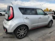 ✅ 2017 Kia Soul + • VIN: KNDJX3AA3H7484595 • Lot: 90400685. Wystawiony na Copart z przebiegiem 95 215 mil. Bezpłatny archiwum sprzedaży aukcyjnych z USA i szczegółowy raport historii pojazdu na DreamBid. Zdjęcie 3.