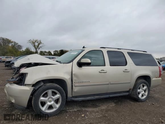 ✅ 2007 Chevrolet Suburban LTZ • VIN: 1GNFK16307J212002 • Lot: 90909825. Listed on Copart with 204,818 mi. Free auction sales archive from the USA and detailed vehicle history report at DreamBid. Image 1.