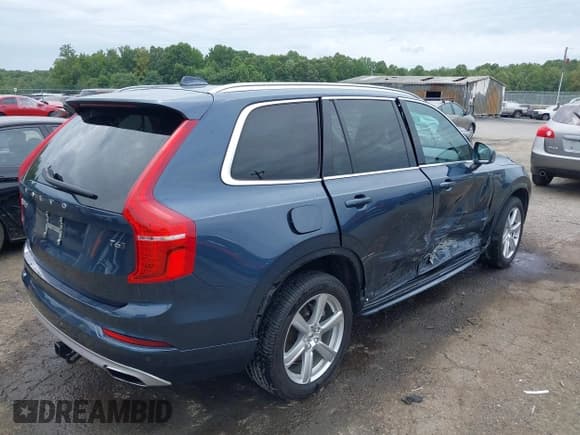 ✅ 2021 Volvo XC90 Momentum • VIN: YV4A221K3M1754176 • Lot: 42912114. Wystawiony na IAAI z przebiegiem 46 109 mil. Bezpłatny archiwum sprzedaży aukcyjnych z USA i szczegółowy raport historii pojazdu na DreamBid. Zdjęcie 4.