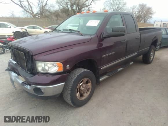 2005 Dodge 3500 SLT z VIN 3D7LS38C65G768954, wystawiony jako IAAI lot #40947309 z przebiegiem 262 829 mil mil oraz . Historia ofert i sprzedaży dostępna na DreamBid. Obrazek 17.