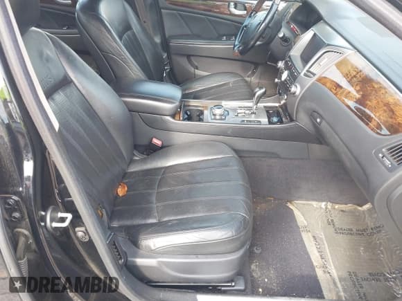 ✅ 2011 Hyundai Equus Ultimate • VIN: KMHGH4JF7BU041654 • Lot: 43123262. Wystawiony na IAAI z przebiegiem 170 000 mil. Bezpłatny archiwum sprzedaży aukcyjnych z USA i szczegółowy raport historii pojazdu na DreamBid. Zdjęcie 5.