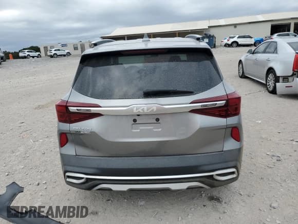 ✅ 2023 Kia Seltos S • VIN: KNDEU2AA4P7441421 • Lot: 84793435. Wystawiony na Copart z przebiegiem 47 017 mil. Bezpłatny archiwum sprzedaży aukcyjnych z USA i szczegółowy raport historii pojazdu na DreamBid. Zdjęcie 6.