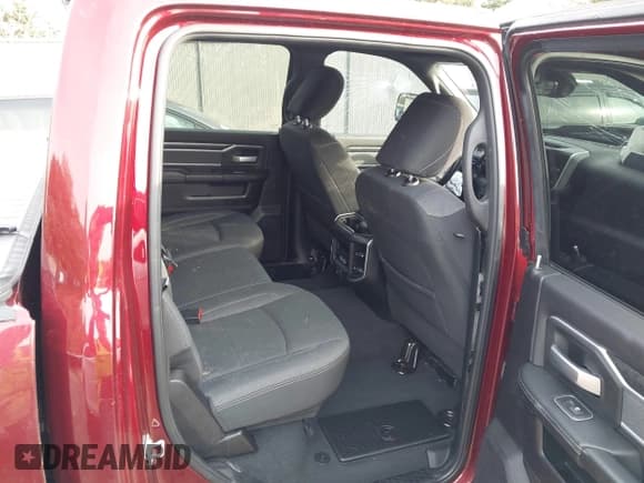 ✅ 2019 Ram 2500 Big Horn • VIN: 3C6UR5DL6KG712155 • Lot: 43464110. Listed on IAAI with 79,975 mi. Free auction sales archive from the USA and detailed vehicle history report at DreamBid. Image 8.