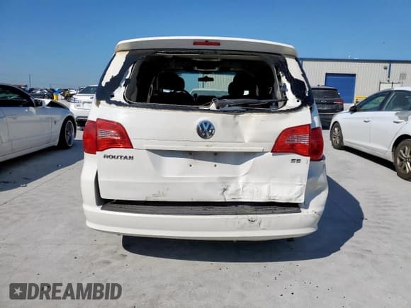 ✅ 2009 Volkswagen Routan SE • VIN: 2V8HW34189R586041 • Lot: 82007705. Listed on Copart with 191,083 mi. Free auction sales archive from the USA and detailed vehicle history report at DreamBid. Image 6.