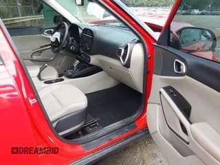 ✅ 2020 Kia Soul LX • VIN: KNDJ23AU0L7003610 • Lot: 43309986. Wystawiony na IAAI z przebiegiem 91 984 mil. Bezpłatny archiwum sprzedaży aukcyjnych z USA i szczegółowy raport historii pojazdu na DreamBid. Zdjęcie 5.