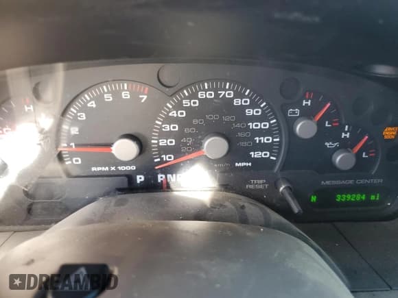 ✅ 2005 Ford Explorer Eddie Bauer • VIN: 1FMDU74W25UA15138 • Lot: 85761105. Listed on Copart with 339,284 mi. Free auction sales archive from the USA and detailed vehicle history report at DreamBid. Image 9.