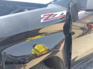 ✅ 2022 Chevrolet Silverado 1500 LT Trail Boss • VIN: 3GCUDFEDXNG683090 • Lot: 42410056. Wystawiony na IAAI z przebiegiem 62 524 mil. Bezpłatny archiwum sprzedaży aukcyjnych z USA i szczegółowy raport historii pojazdu na DreamBid. Zdjęcie 19.