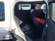 ✅ 2006 Hummer H3 • VIN: 5GTDN136268295162 • Lot: 43610221. Listed on IAAI with 228,554 mi. Free auction sales archive from the USA and detailed vehicle history report at DreamBid. Image 8.