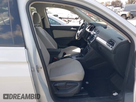 ✅ 2019 Volkswagen Tiguan S • VIN: 3VV1B7AX0KM062437 • Lot: 41906720. Listed on IAAI with 45,157 mi. Free auction sales archive from the USA and detailed vehicle history report at DreamBid. Image 5.