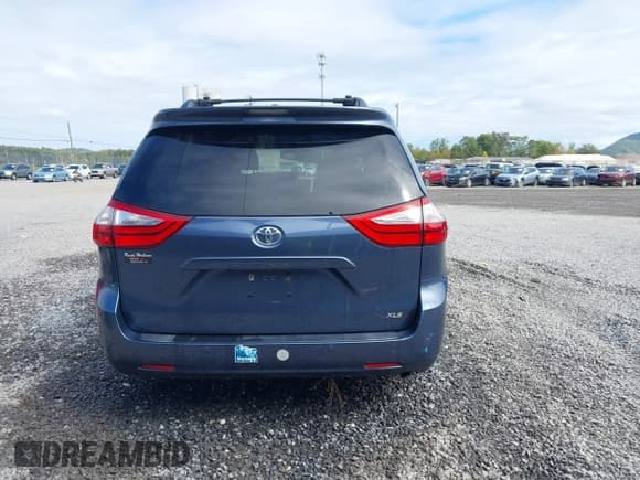 ✅ 2017 Toyota Sienna XLE Premium • VIN: 5TDYZ3DC6HS853512 • Lot: 43383026. Listed on IAAI with 148,424 mi. Free auction sales archive from the USA and detailed vehicle history report at DreamBid. Image 16.