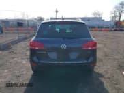 ✅ 2014 Volkswagen Touareg Sport • VIN: WVGEF9BP9ED010718 • Лот: 41786403. Опубликован ранее на IAAI с пробегом 149 569 миль. Бесплатный доступ к архиву аукционных продаж из США и подробный отчёт об истории автомобиля на DreamBid. Изображение 16.