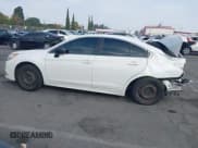 ✅ 2015 Subaru Legacy 2.5i • VIN: 4S3BNBA62F3072866 • Lot: 43540977. Wystawiony na IAAI z przebiegiem 175 390 mil. Bezpłatny archiwum sprzedaży aukcyjnych z USA i szczegółowy raport historii pojazdu na DreamBid. Zdjęcie 14.