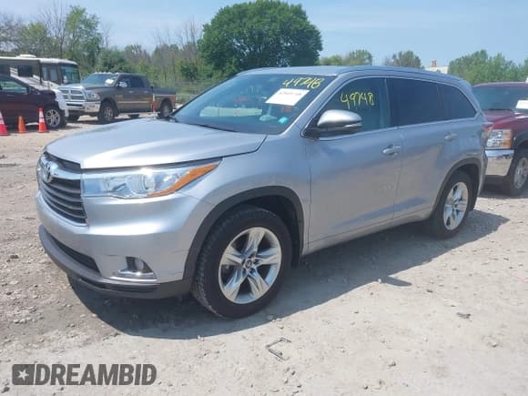 ✅ 2016 Toyota Highlander Limited • VIN: 5TDDKRFH9GS267402 • Lot: 42849748. Listed on IAAI with 52,156 mi. Free auction sales archive from the USA and detailed vehicle history report at DreamBid. Image 17.